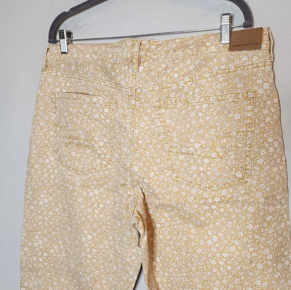 American Eagle Yellow Floral Jeans.  90s straight.  Women's size 14. - Picture 13 of 16
